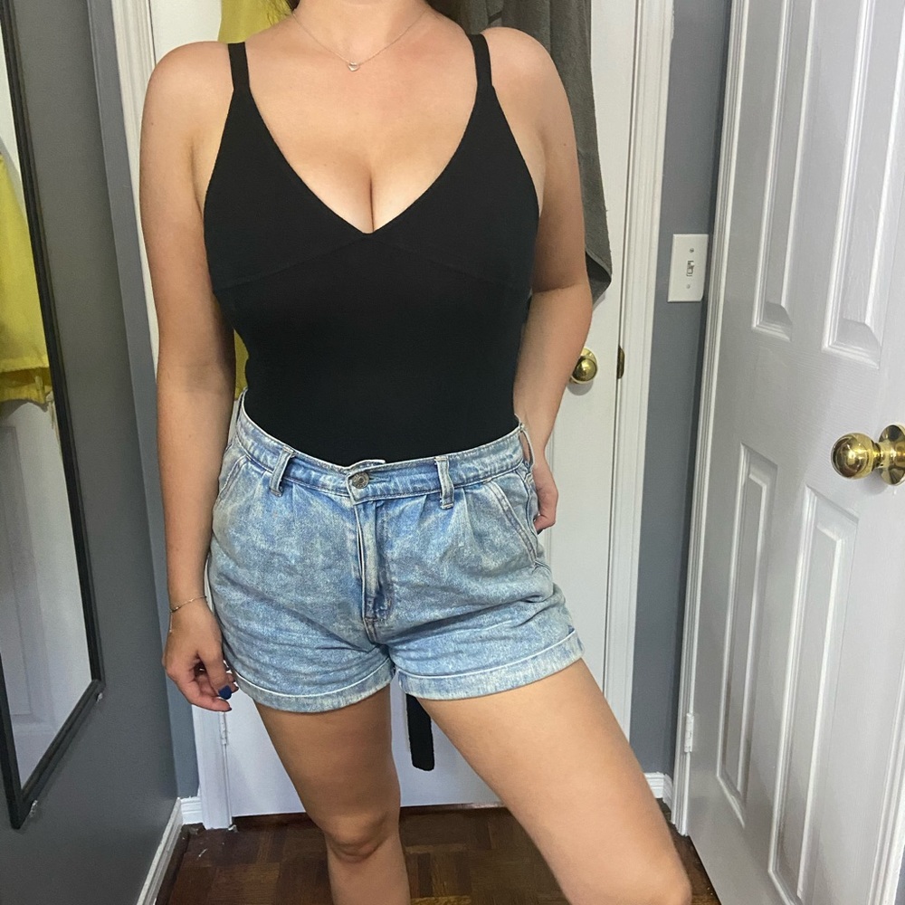 Aritzia bodysuit
